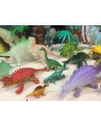 Игрушки динозавры валом ( пластиковый вулкан)
